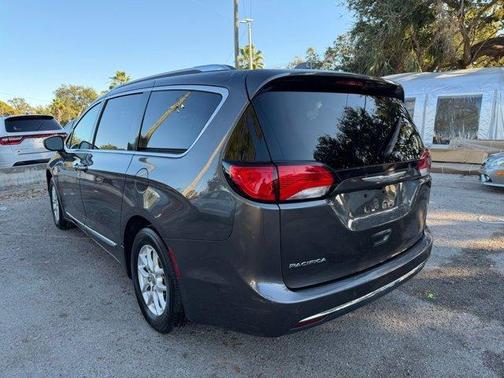2020 Chrysler Pacifica Touring-L