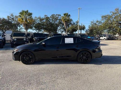 2023 Nissan Maxima SR