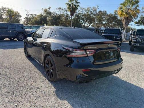2023 Nissan Maxima SR