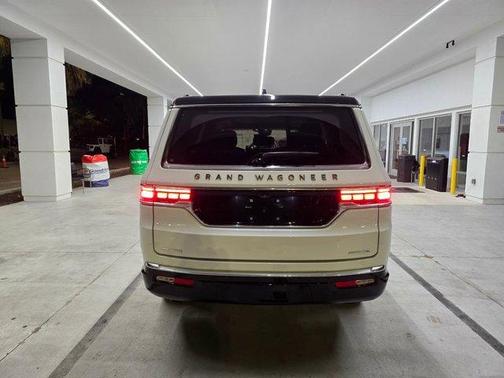 Bright White Clearcoat 2023 Jeep Grand Wagoneer Series III