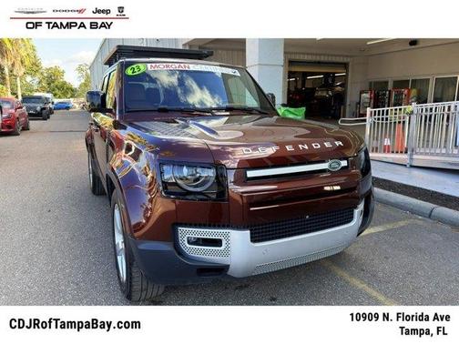 2023 Land Rover Defender SE