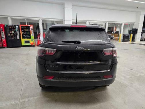 Diamond Black 2026 Jeep Compass Latitude