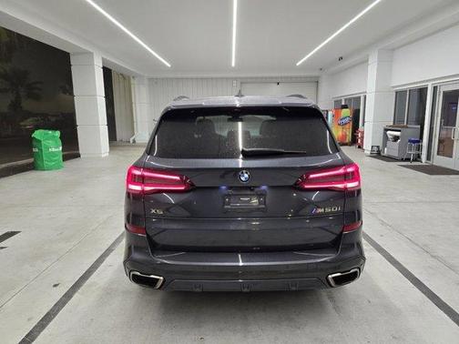2021 BMW X5 M50i