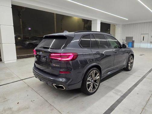 2021 BMW X5 M50i
