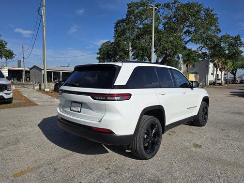 2025 Jeep Grand Cherokee Altitude