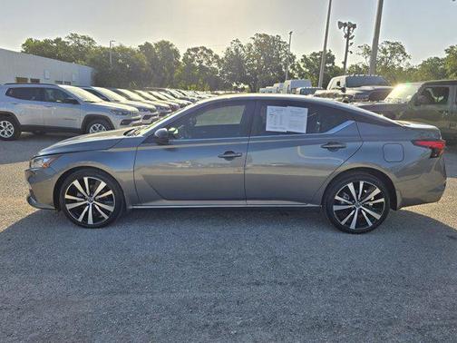 2022 Nissan Altima SR Intelligent AWD