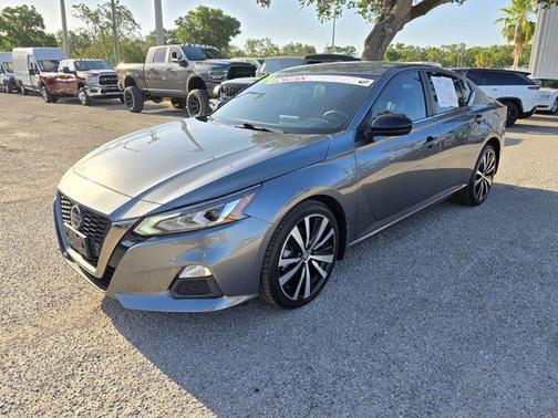 2022 Nissan Altima SR Intelligent AWD