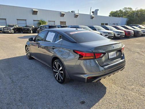 2022 Nissan Altima SR Intelligent AWD