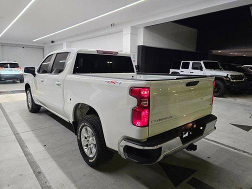 Summit White 2023 Chevrolet Silverado 1500 LT