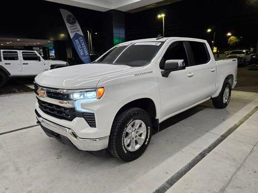 Summit White 2023 Chevrolet Silverado 1500 LT