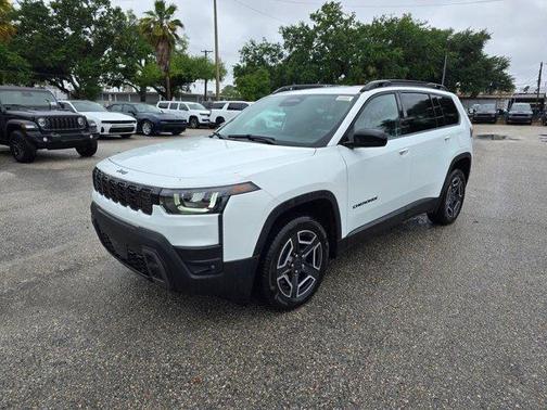 Bright White Clearcoat 2026 Jeep Cherokee LAREDO/LIMITED