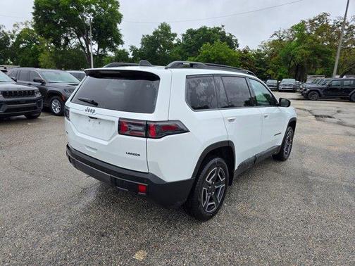Bright White Clearcoat 2026 Jeep Cherokee LAREDO/LIMITED
