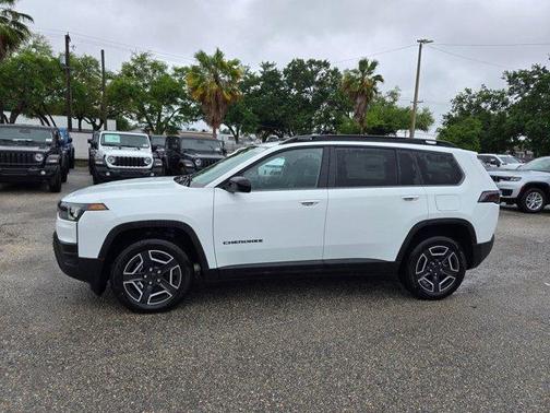 Bright White Clearcoat 2026 Jeep Cherokee LAREDO/LIMITED