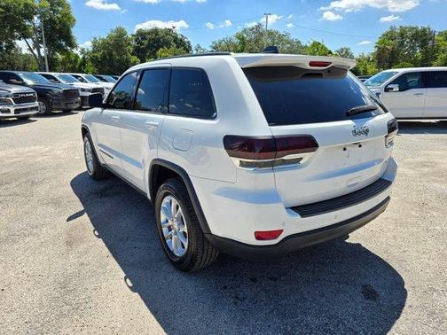 Bright White Clearcoat 2022 Jeep Grand Cherokee WK Laredo