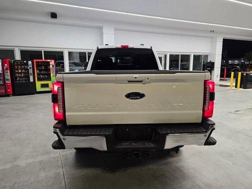 White Metallic 2025 Ford F-250 Lariat