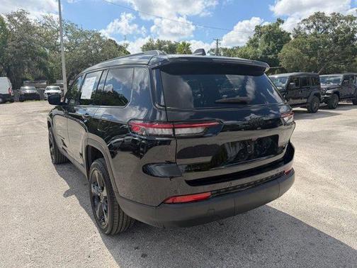 Diamond Black 2025 Jeep Grand Cherokee L Laredo