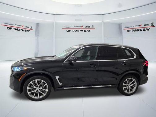 Black Sapphire Metallic 2025 BMW X5 xDrive40i