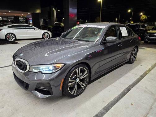 2019 BMW 330 i