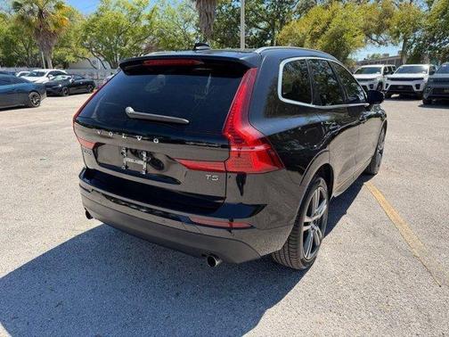 2020 Volvo XC60 T5 Momentum