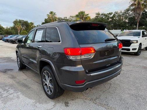 Granite Crystal Clearcoat Metallic 2019 Jeep Grand Cherokee Overland