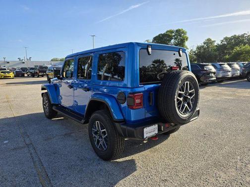 2025 Jeep Wrangler 4-Door Sahara 4x4