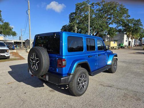 2025 Jeep Wrangler 4-Door Sahara 4x4