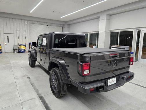 2024 Jeep Gladiator Sport