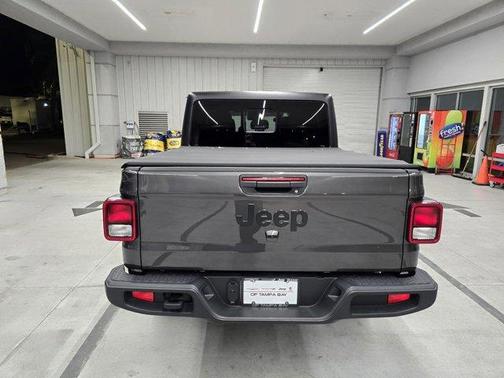 2024 Jeep Gladiator Sport