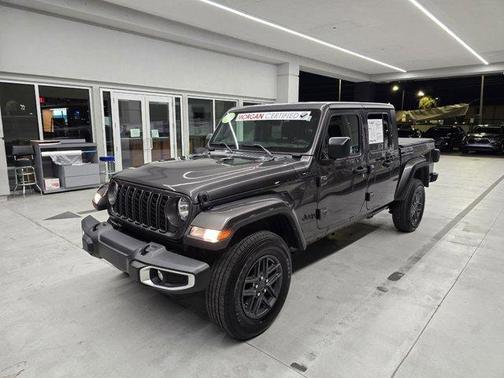 2024 Jeep Gladiator Sport
