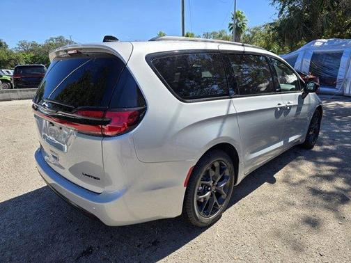 2026 Chrysler Pacifica Limited