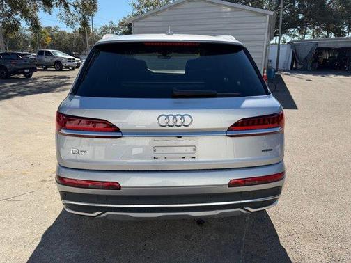 2022 Audi Q7 55 Premium Plus