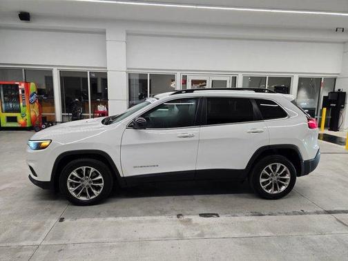 Bright White Clearcoat 2022 Jeep Cherokee Latitude Lux