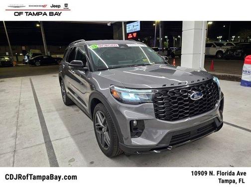 2025 Ford Explorer ST-Line