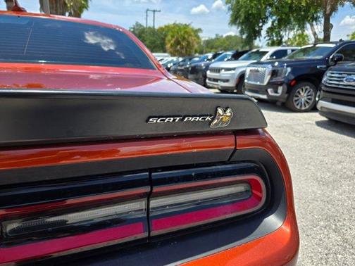 Sinamon Stick 2022 Dodge Challenger R/T Scat Pack