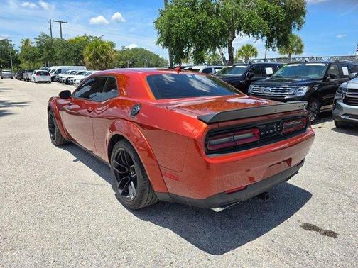 Sinamon Stick 2022 Dodge Challenger R/T Scat Pack