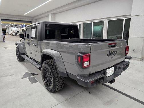 2023 Jeep Gladiator Sport