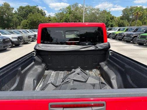 Firecracker Red Clearcoat 2021 Jeep Gladiator Rubicon