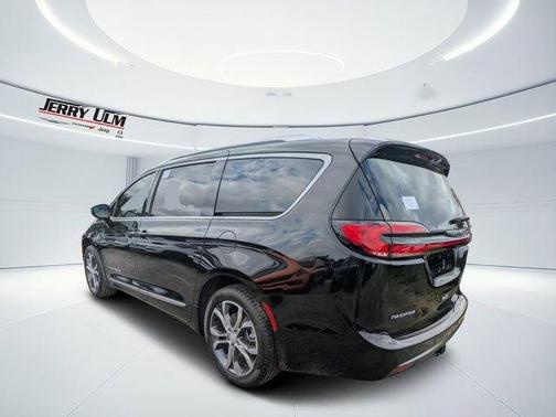 2026 Chrysler Pacifica Pinnacle