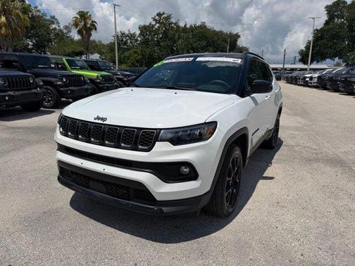 Bright White Clearcoat 2024 Jeep Compass Latitude