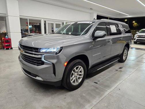 Sterling Gray Metallic 2024 Chevrolet Suburban LT