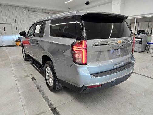 Sterling Gray Metallic 2024 Chevrolet Suburban LT
