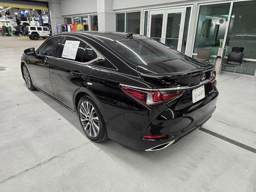 2021 Lexus ES 350 Base