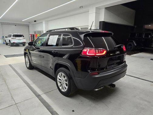 Diamond Black 2022 Jeep Cherokee Latitude Lux