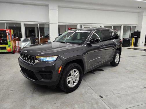 Metallic 2024 Jeep Grand Cherokee Laredo