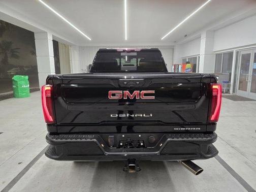 2024 GMC Sierra 2500 Denali