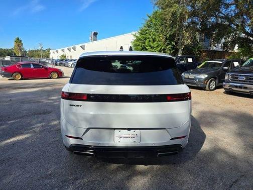 Fuji White 2024 Land Rover Range Rover Sport Dynamic SE