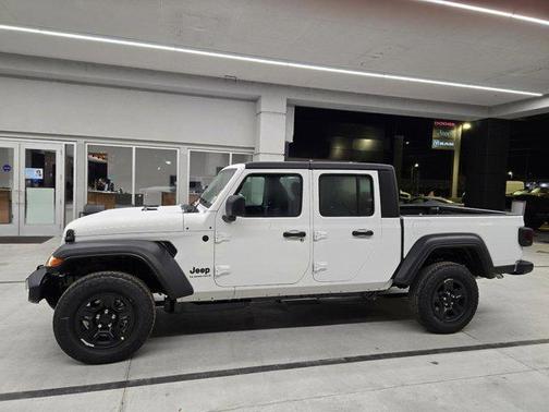 2026 Jeep Gladiator Sport