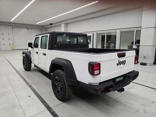 2026 Jeep Gladiator Sport