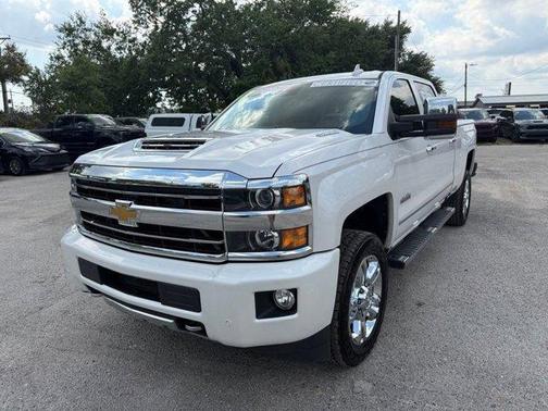 Iridescent Pearl Tricoat 2019 Chevrolet Silverado 2500 High Country