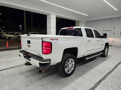 Iridescent Pearl Tricoat 2019 Chevrolet Silverado 2500 High Country